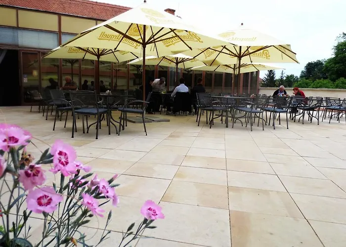 Hubertus Hotel *