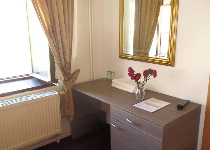 Hubertus Hotel *
